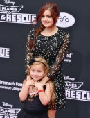 Ariel-Winter-457
