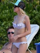 Ava-Sambora-in-Bikini-in-Maui-3