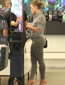 Hilary-Duff-409