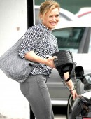 Hilary-Duff-420
