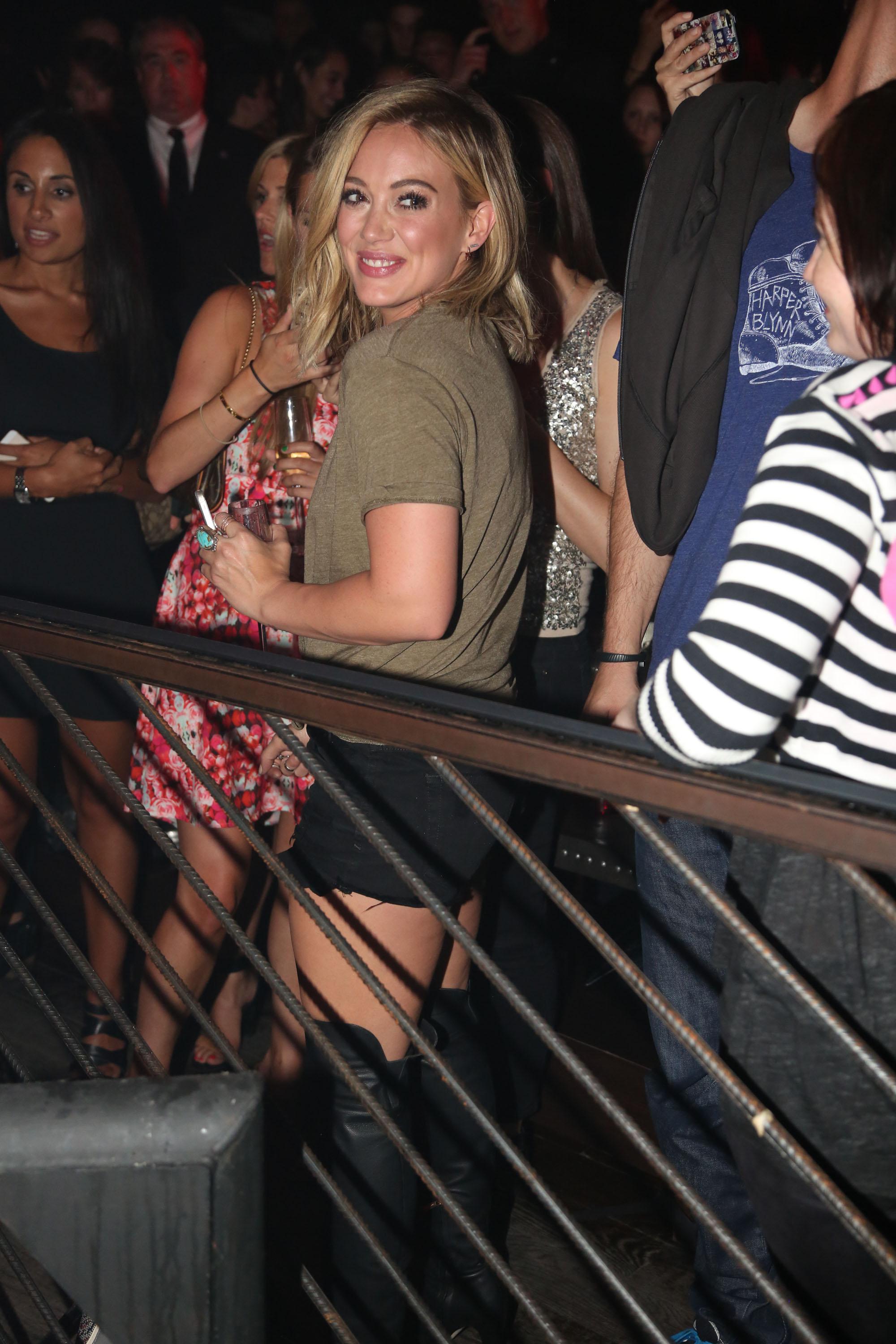 Hilary-Duff-704