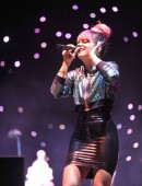 Lily-Allen-Upskirt-10