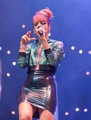 Lily-Allen-Upskirt-5
