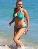 Natasha-Henstridge-18