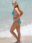 Natasha-Henstridge-9