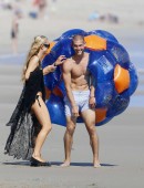 Paris-Hilton-Malibu-5