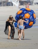 Paris-Hilton-Malibu-9