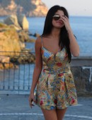 Selena-Gomez-Out-and-About-in-Ischia-2