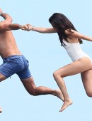 Selena-Gomez-and-Cara-Delevingne-15