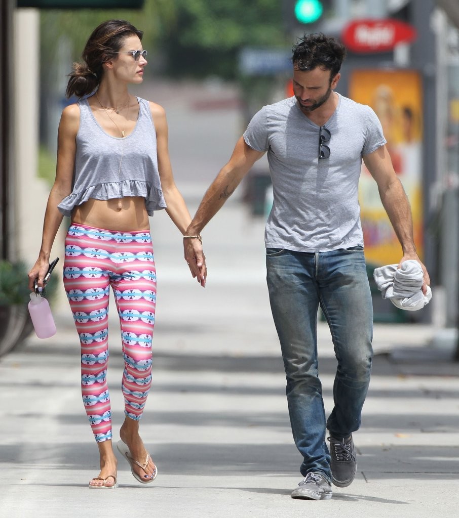 Alessandra-Ambrosio-14