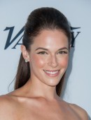 Amanda-Righetti-1