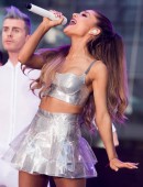 Ariana-Grande-915