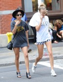 Cara-Delevingne-and-Zoe-Kravitz-5