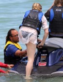 Chloe-Moretz-Jetskiing-in-Miami-11