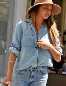 Chrissy-Teigen-walking-her-Dog-2