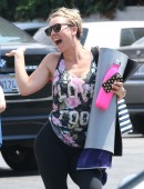 Kaley-Cuoco-112