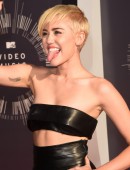 Miley-Cyrus-2014-MTV-VMA-Awards-11