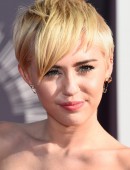 Miley-Cyrus-2014-MTV-VMA-Awards-6