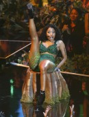 Nicki Minaj performs "Anaconda" during the 2014 MTV Video Music Awards in Inglewood