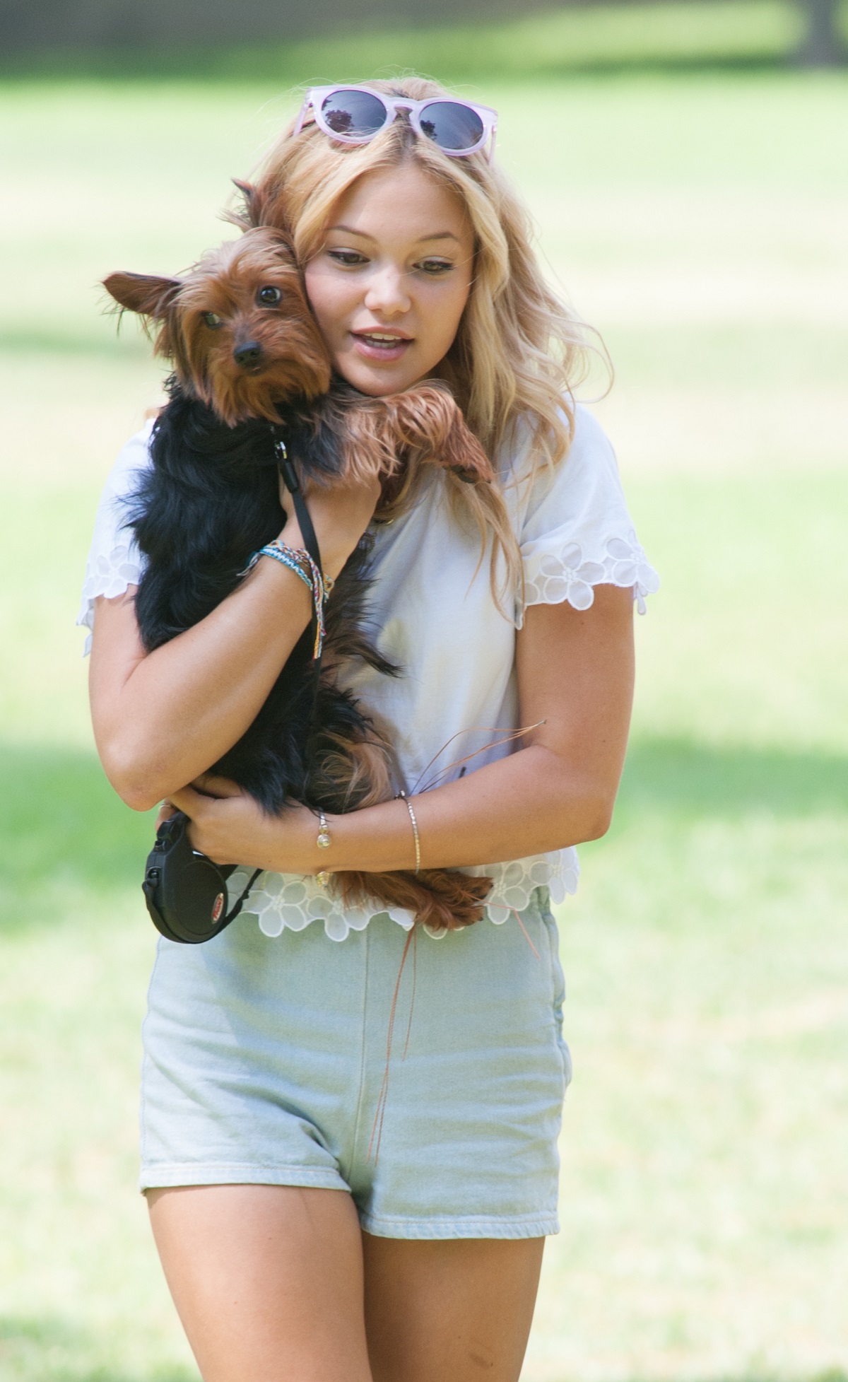 Olivia-Holt-13