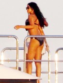 Rihanna-in-Sicily-Italy-10
