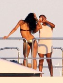 Rihanna-in-Sicily-Italy-8
