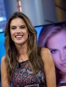Alessandra-Ambrosio-El-Hormiguero-TV-show-4