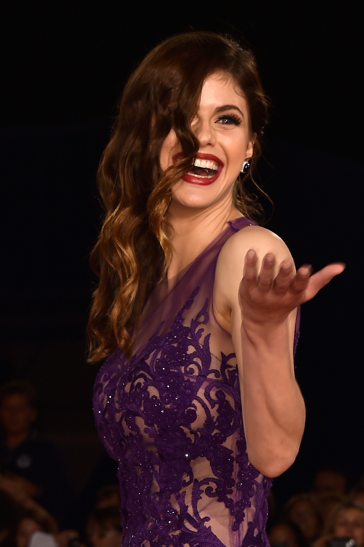 Alexandra-Daddario-7