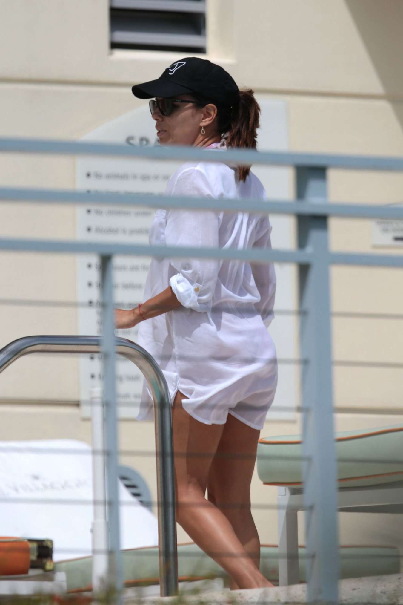Eva-Longoria-in-Bikini-12