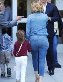 Jennifer-Lopez-Booty-in-Jeans-6
