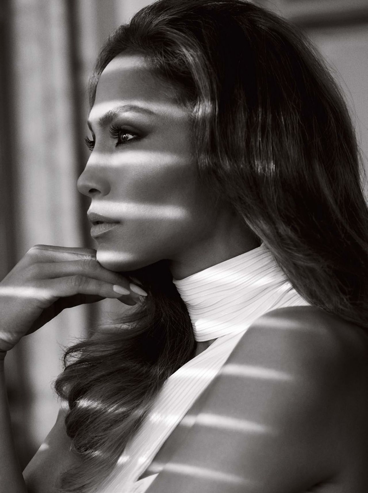 Jennifer-Lopez-Photoshoot-ELLE-3