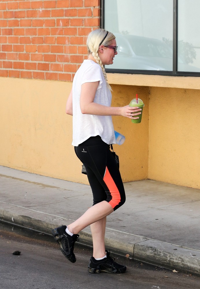 Kirsten-Dunst-Booty-5
