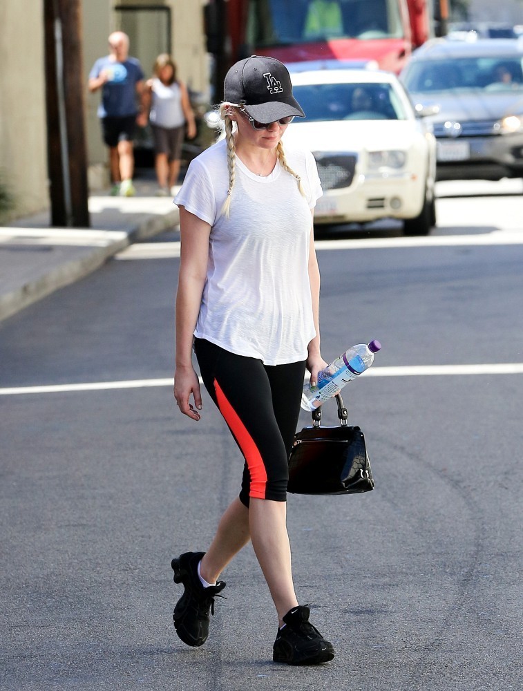 Kirsten-Dunst-Booty-6