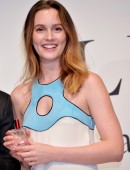 Leighton-Meester-Leggy-7