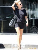 Malin-Akerman-13