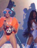 Miley-Cyrus-on-Bangerz-Tour-in-Puerto-Rico-8