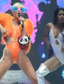 Miley-Cyrus-on-Bangerz-Tour-in-Puerto-Rico-9