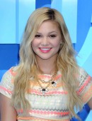 Olivia-Holt-2