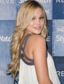 Olivia-Holt-507