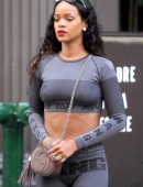 Rihanna-104