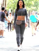 Rihanna-105