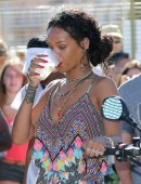Rihanna-26