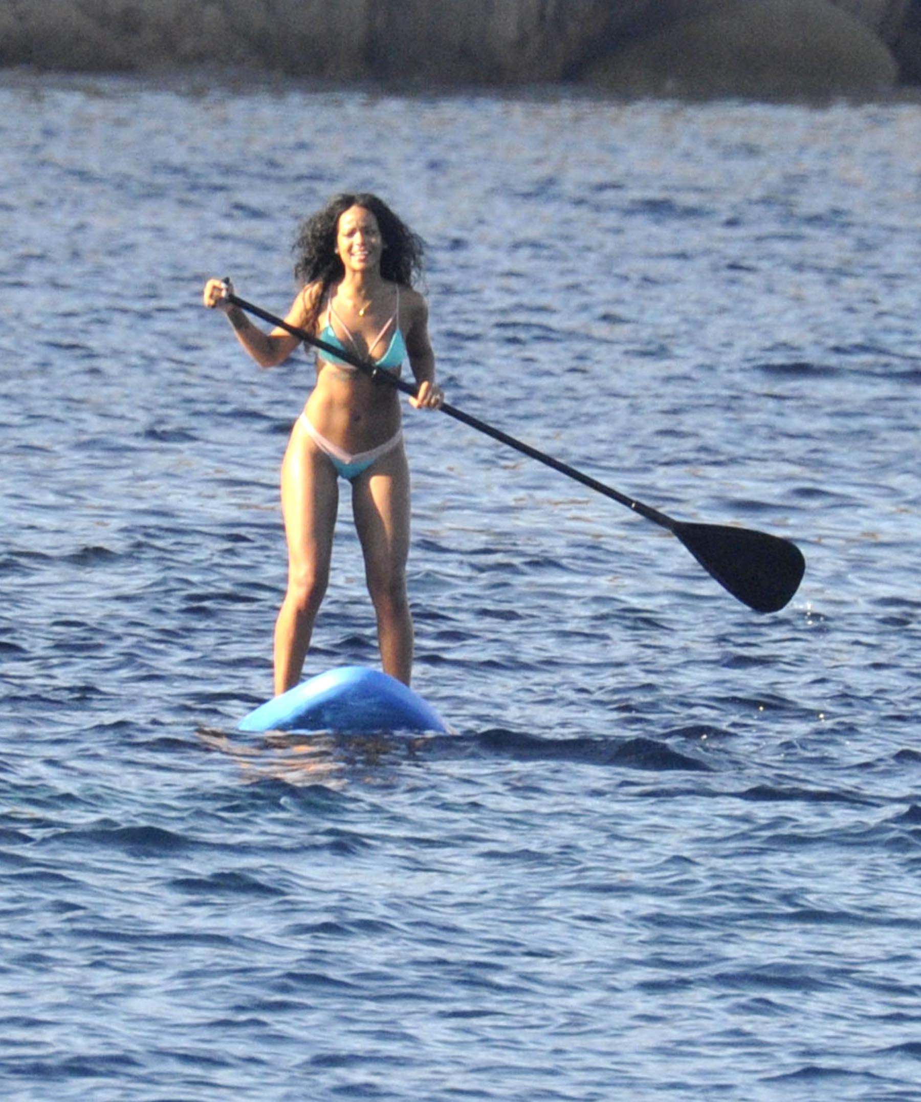 Rihanna-6
