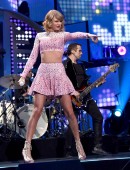 Taylor-Swift-607