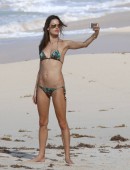 Alessandra-Ambrosio-4