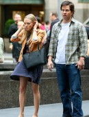 Amanda-Seyfriedand-Mark-Wahlberg-6