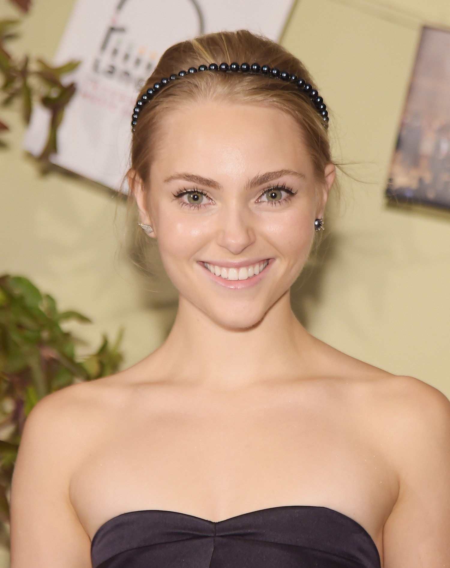 AnnaSophia-Robb-901