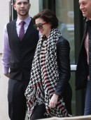 Anne-Hathaway-Booty-1