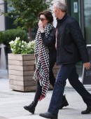 Anne-Hathaway-Booty-3