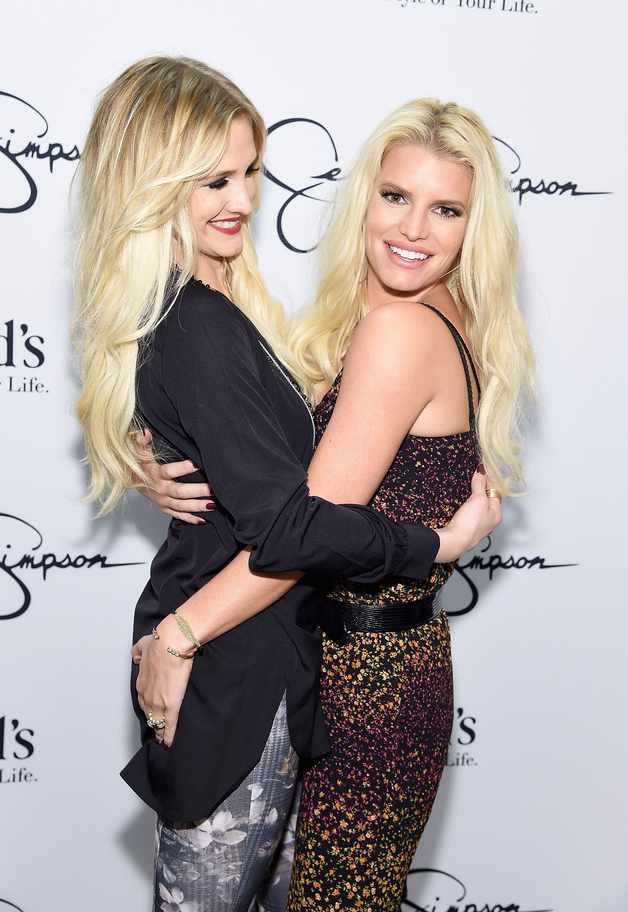Ashlee-Simpson-and-Jessica-Simpson-5